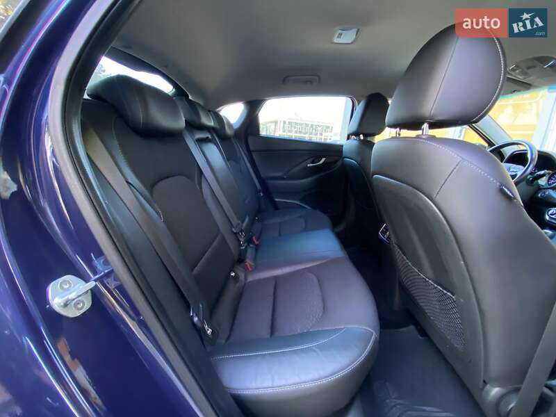 Фастбек Hyundai i30 2019 в Дніпрі