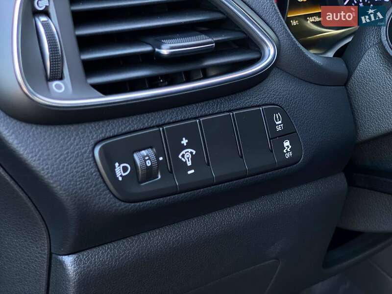 Фастбек Hyundai i30 2019 в Дніпрі