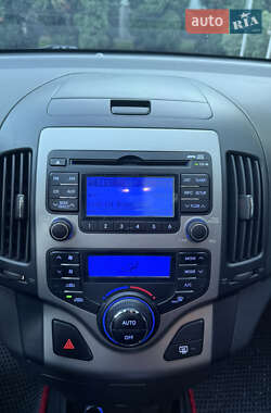 Хэтчбек Hyundai i30 2009 в 