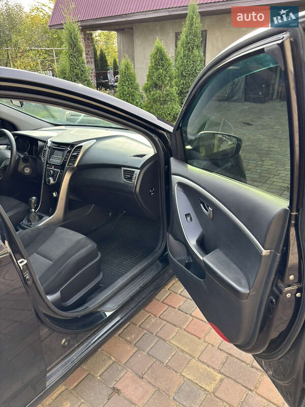 Хэтчбек Hyundai i30 2013 в Сарнах