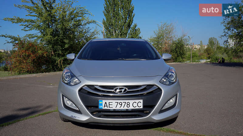 Хэтчбек Hyundai i30 2013 в Кривом Роге