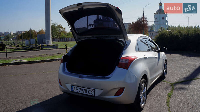 Хэтчбек Hyundai i30 2013 в Кривом Роге