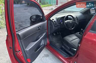 Хэтчбек Hyundai i30 2011 в 