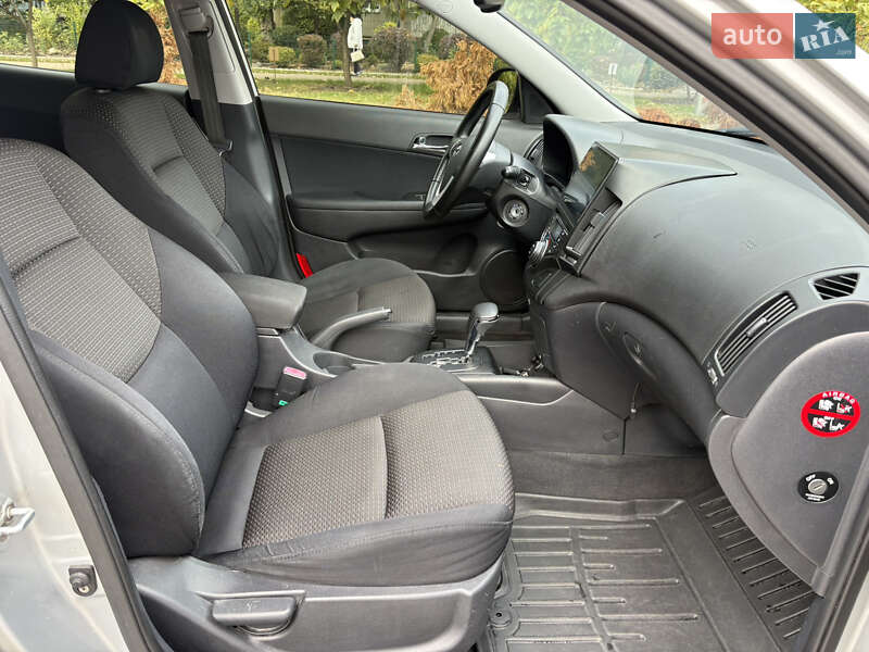 Хэтчбек Hyundai i30 2008 в Киеве