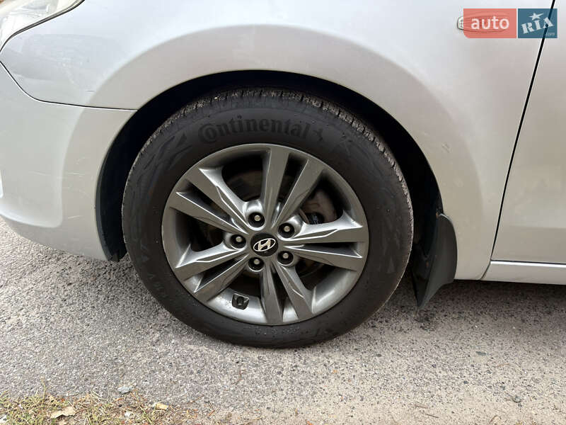 Хэтчбек Hyundai i30 2008 в Киеве