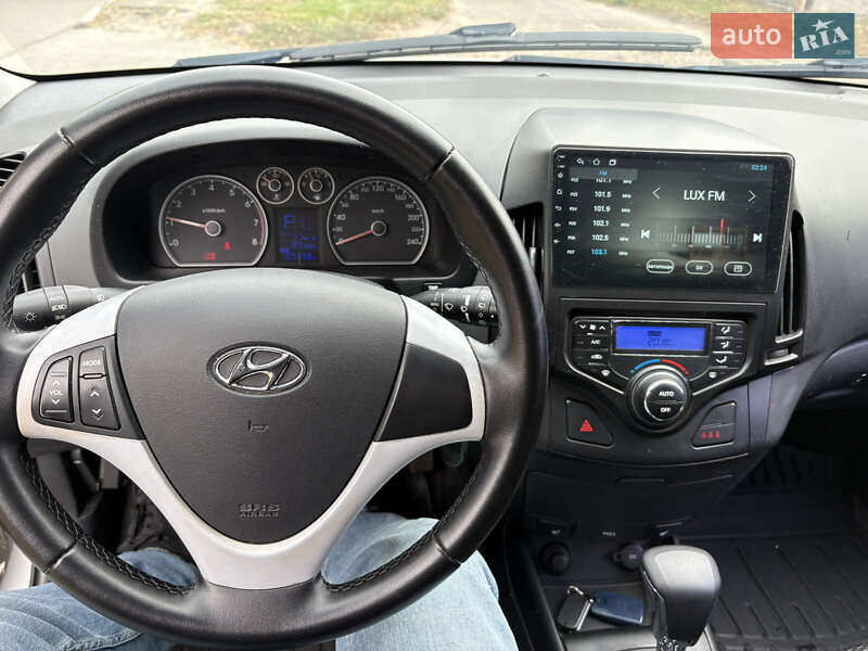 Хэтчбек Hyundai i30 2008 в Киеве