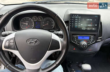 Хэтчбек Hyundai i30 2008 в 
