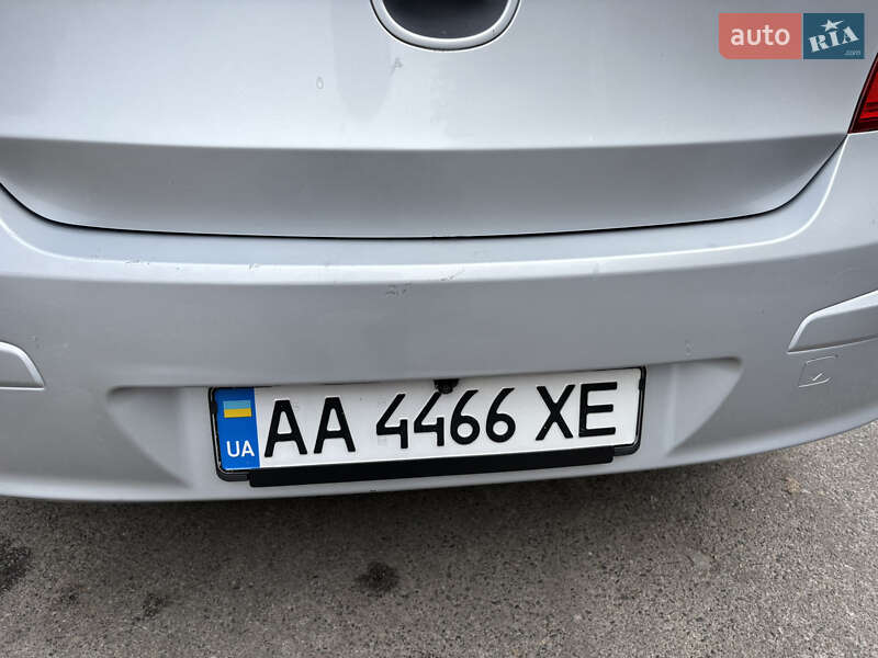 Хэтчбек Hyundai i30 2008 в Киеве