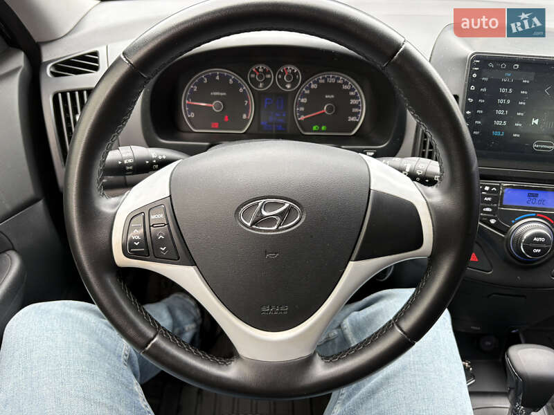 Хэтчбек Hyundai i30 2008 в Киеве