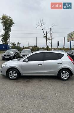 Хэтчбек Hyundai i30 2009 в 