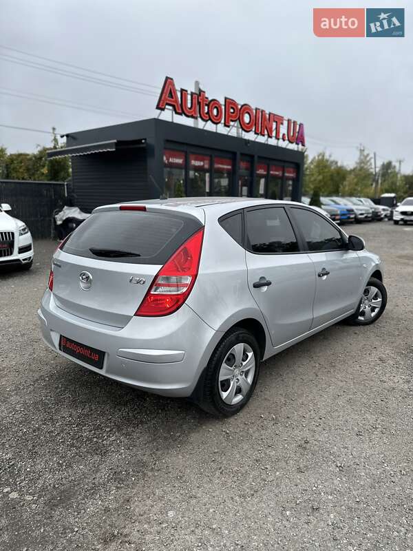 Хэтчбек Hyundai i30 2009 в Белогородке