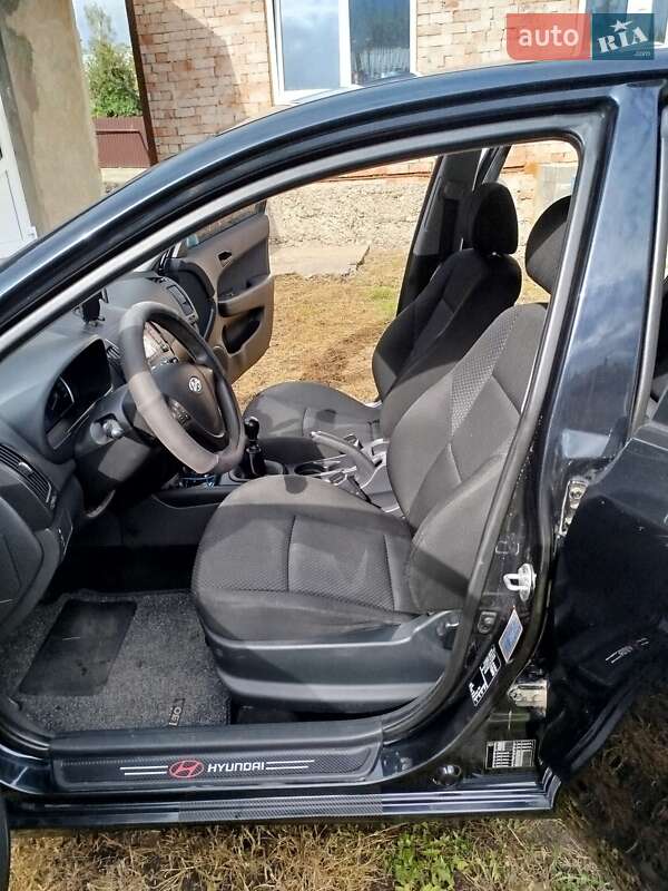 Хэтчбек Hyundai i30 2009 в Кицмани