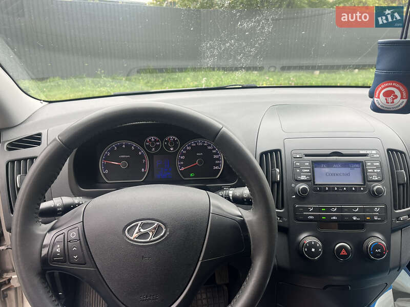 Универсал Hyundai i30 2011 в Львове