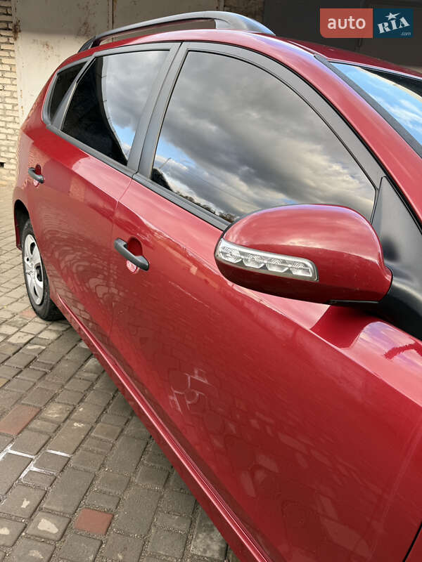 Универсал Hyundai i30 2011 в Кривом Роге
