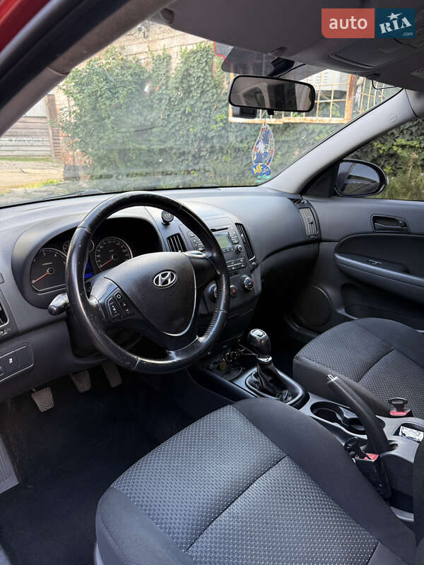 Универсал Hyundai i30 2011 в Кривом Роге