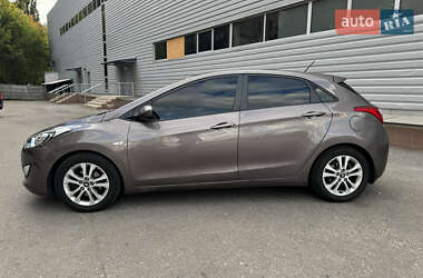 Хэтчбек Hyundai i30 2012 в 