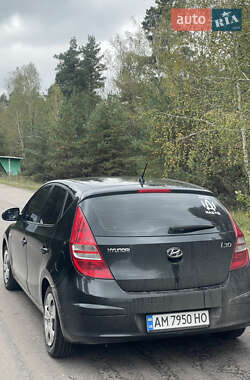 Хэтчбек Hyundai i30 2009 в 