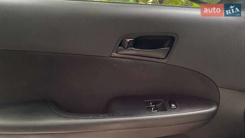 Хетчбек Hyundai i30 2007 в Львові фото 20 Хетчбек Hyundai i30 2007 в Львові