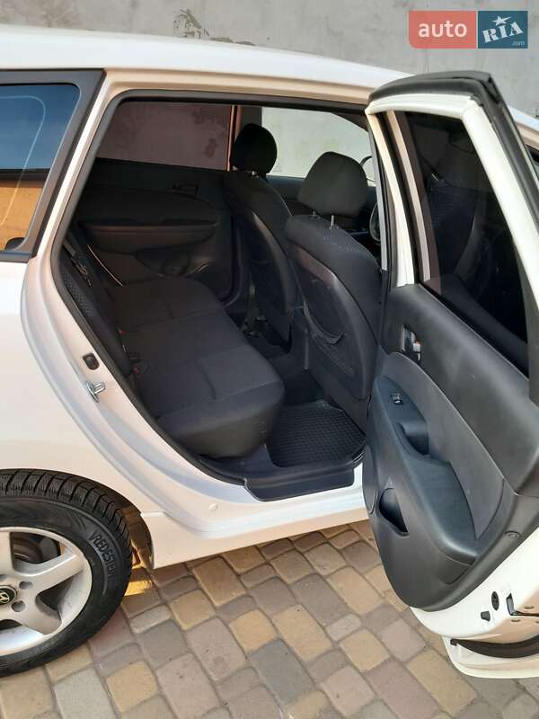 Универсал Hyundai i30 2012 в Киеве