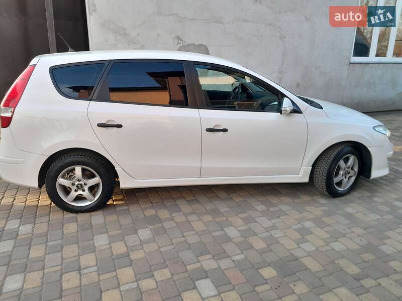 Универсал Hyundai i30 2012 в Киеве