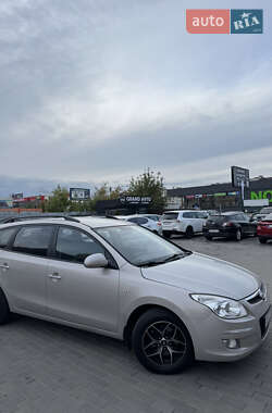Хетчбек Hyundai i30 2008 в 