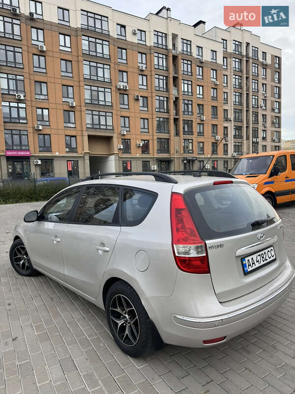 Хэтчбек Hyundai i30 2008 в Киеве