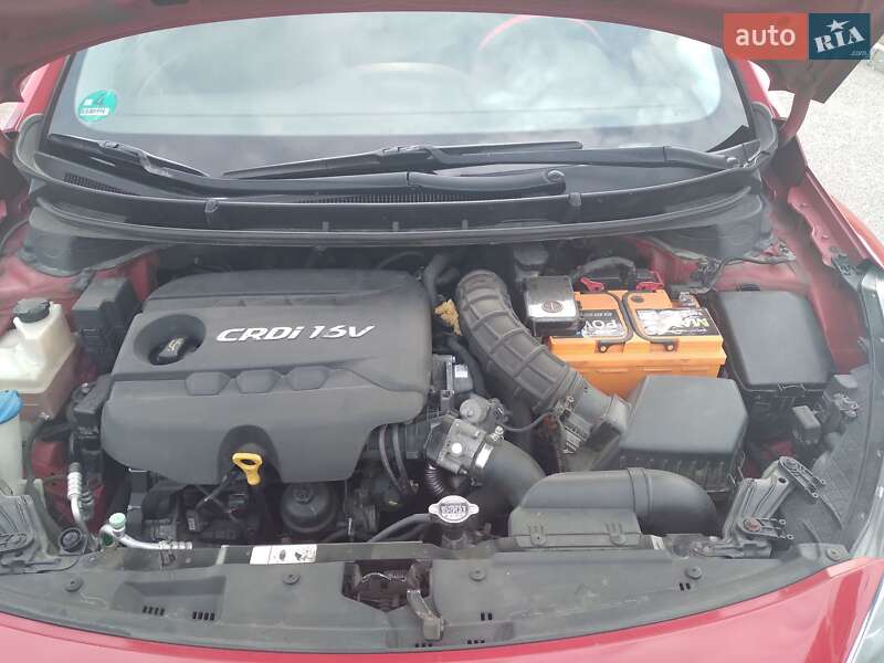 Універсал Hyundai i30 2013 в Дніпрі