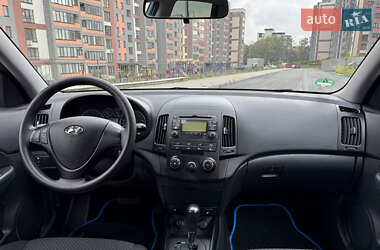 Універсал Hyundai i30 2012 в  фото 33 Універсал Hyundai i30 2012 в