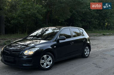 Хэтчбек Hyundai i30 2009 в 