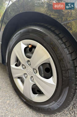 Хэтчбек Hyundai i30 2011 в 