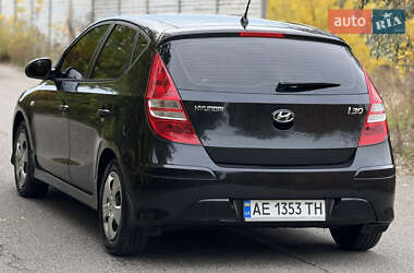 Хэтчбек Hyundai i30 2011 в 