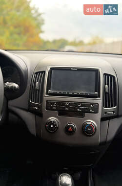 Хэтчбек Hyundai i30 2011 в 