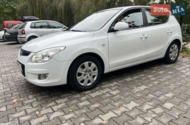 Хэтчбек Hyundai i30 2009 в 