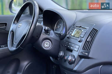 Хэтчбек Hyundai i30 2009 в 
