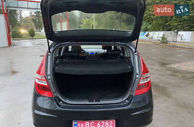 Хэтчбек Hyundai i30 2009 в 