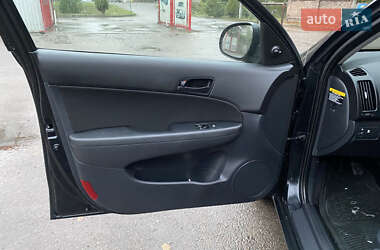 Хэтчбек Hyundai i30 2009 в 