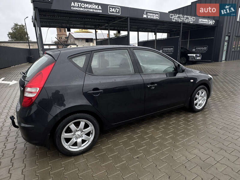 Хэтчбек Hyundai i30 2009 в Луцке