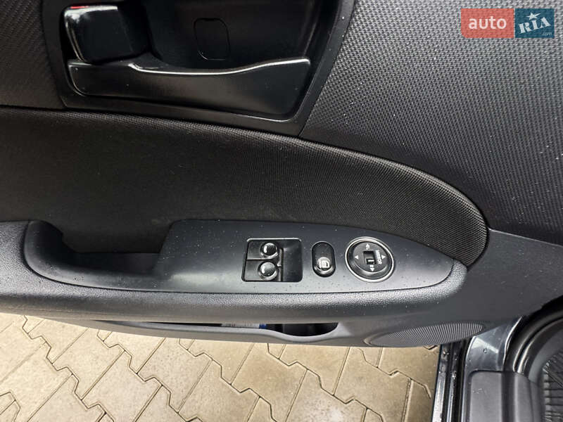 Хэтчбек Hyundai i30 2009 в Луцке