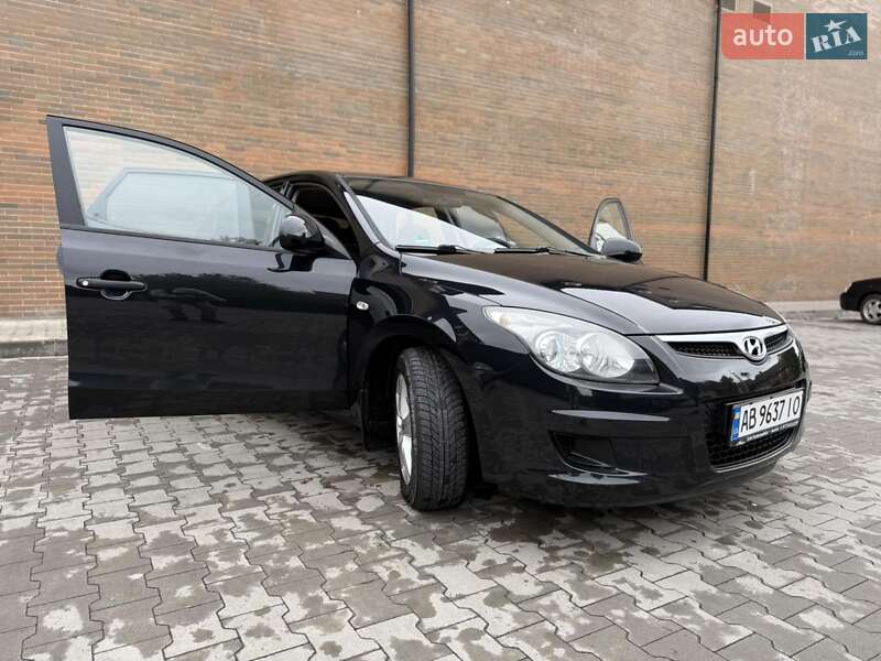 Хэтчбек Hyundai i30 2009 в Казатине