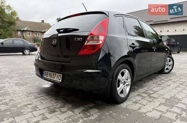 Хэтчбек Hyundai i30 2009 в 