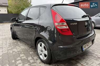Хэтчбек Hyundai i30 2009 в 
