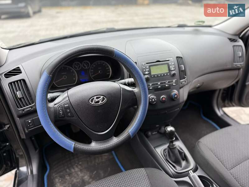 Хэтчбек Hyundai i30 2009 в Казатине