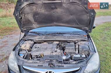 Хэтчбек Hyundai i30 2011 в 