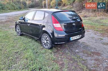 Хэтчбек Hyundai i30 2011 в 
