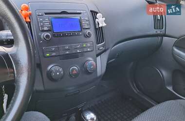 Хэтчбек Hyundai i30 2011 в 