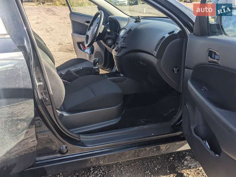 Универсал Hyundai i30 2011 в Ровно фото 10 Универсал Hyundai i30 2011 в Ровно