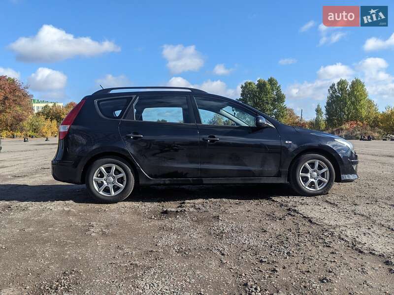 Универсал Hyundai i30 2011 в Ровно фото 15 Универсал Hyundai i30 2011 в Ровно