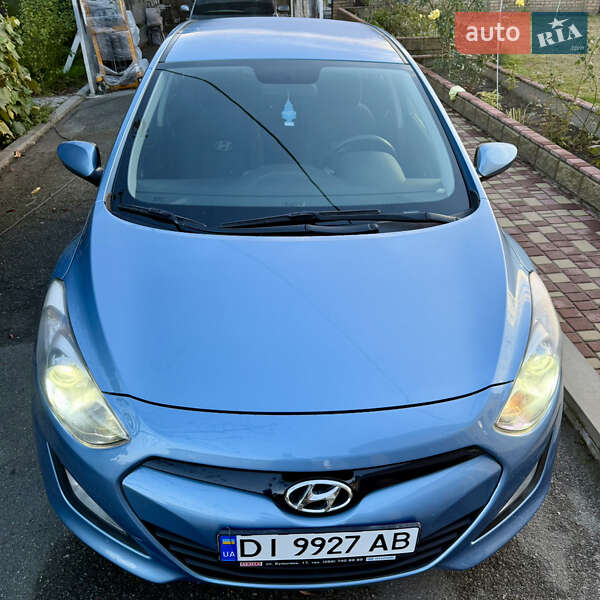 Хэтчбек Hyundai i30 2012 в 