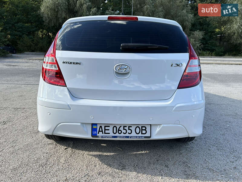 Хетчбек Hyundai i30 2010 в Дніпрі