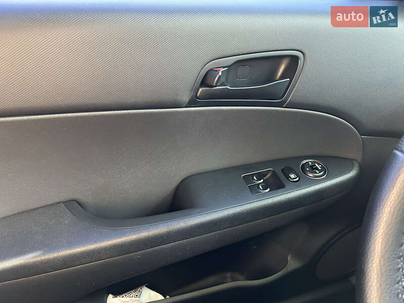 Хетчбек Hyundai i30 2010 в Дніпрі
